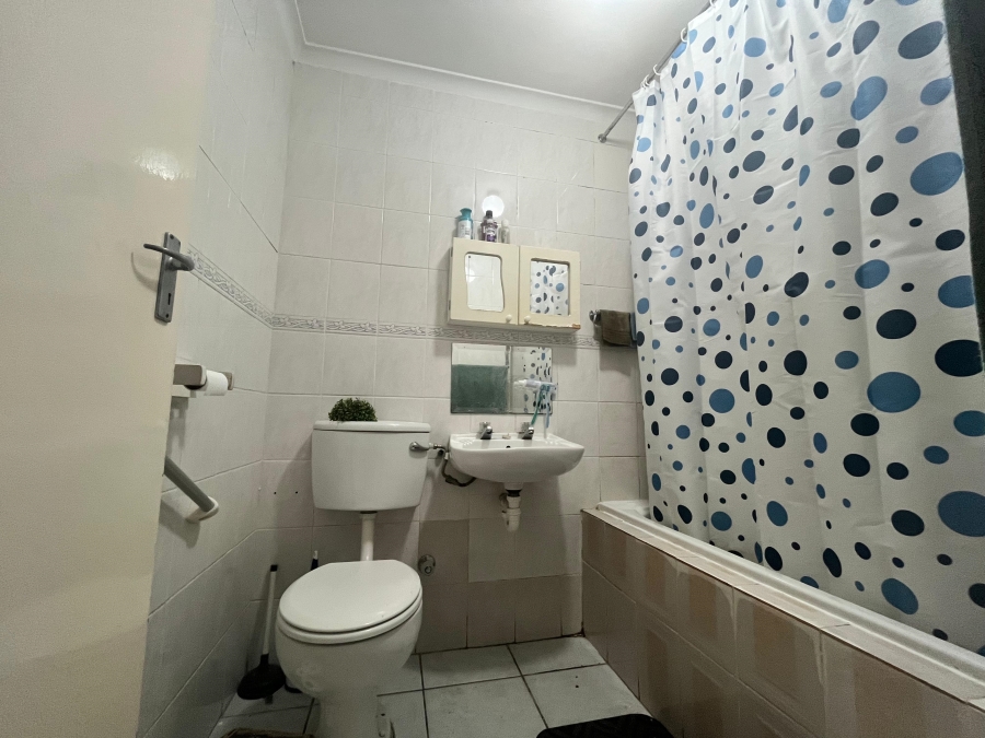 2 Bedroom Property for Sale in Thornton Western Cape